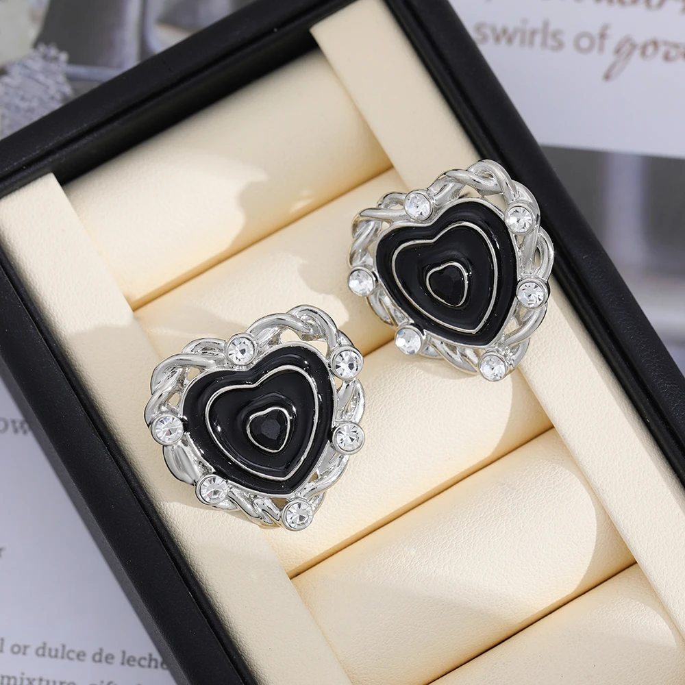 Twisted Winding Heart Stud Earrings for Women Silver Color Sparkle CZ Zircon Big Ear Studs Temperament Ear Jewelry Pendientes