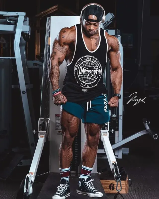 New Fashion Sporty Fitness Running Shorts Men's Breathable Quick Dry Casual Sportswear Sweat Wicking Trendy Male Pants