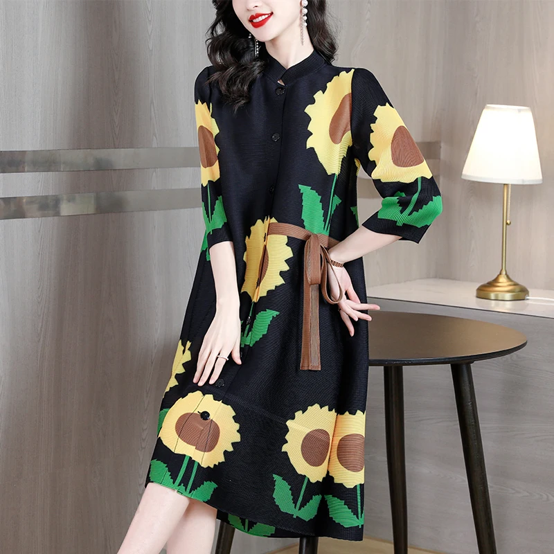 

Miyake Pleated Flower Print Dress 2023 New High end Loose Fit Large Covering Belly Show Thin Elastic Middle aged Mom's Dress