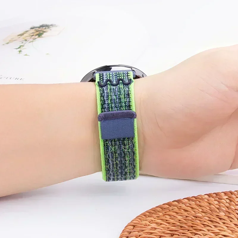 Versatile Nylon Loop Wristband Bracelet – 22mm/20mm Adjustable Strap