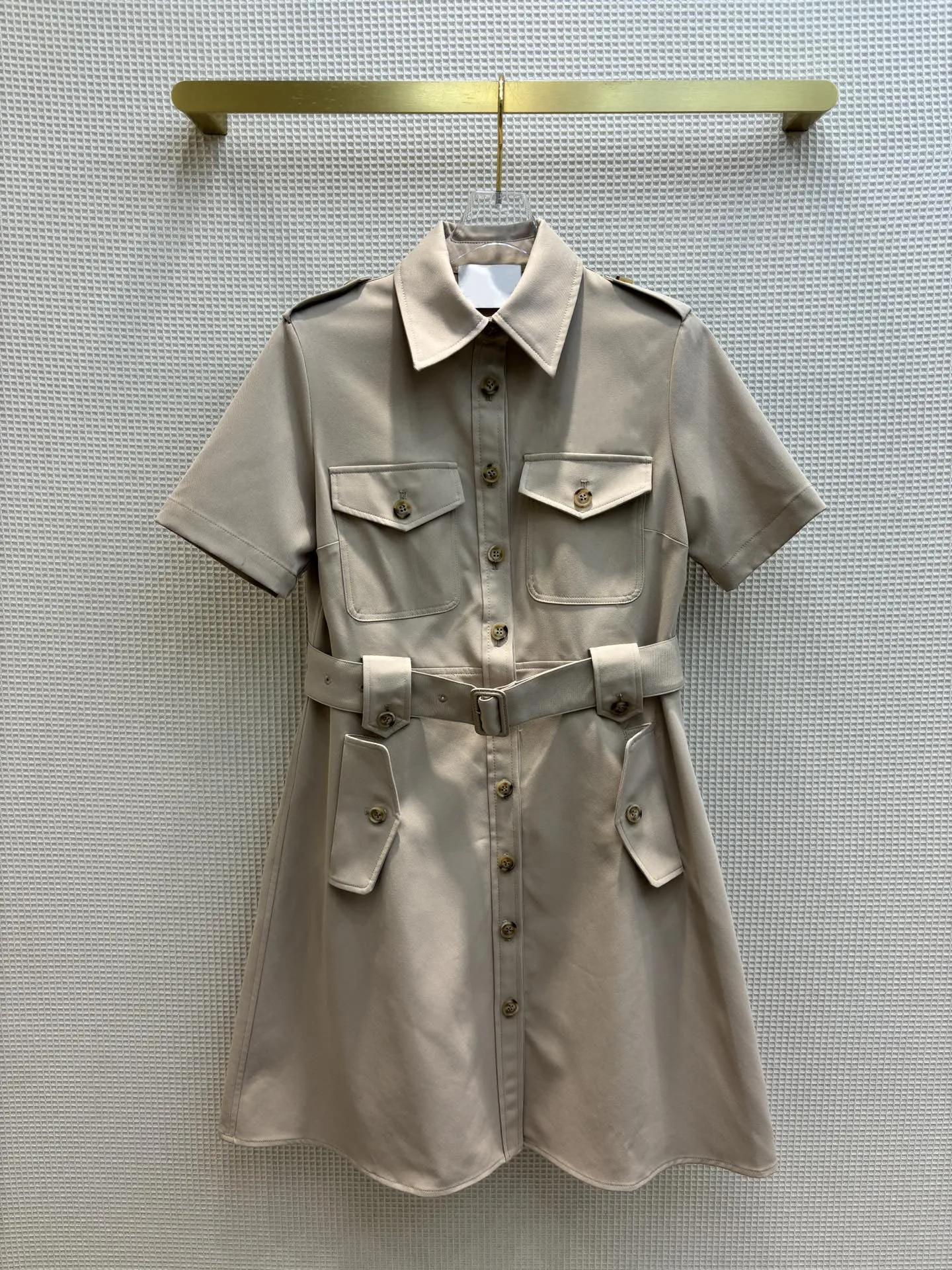 

24 Spring and summer tooling design dress Light khaki suitable for summer refreshing age reduction and white shirt design