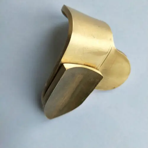 

Sax Parts:Finger Rest For Saxophone Copper 1Pcs
