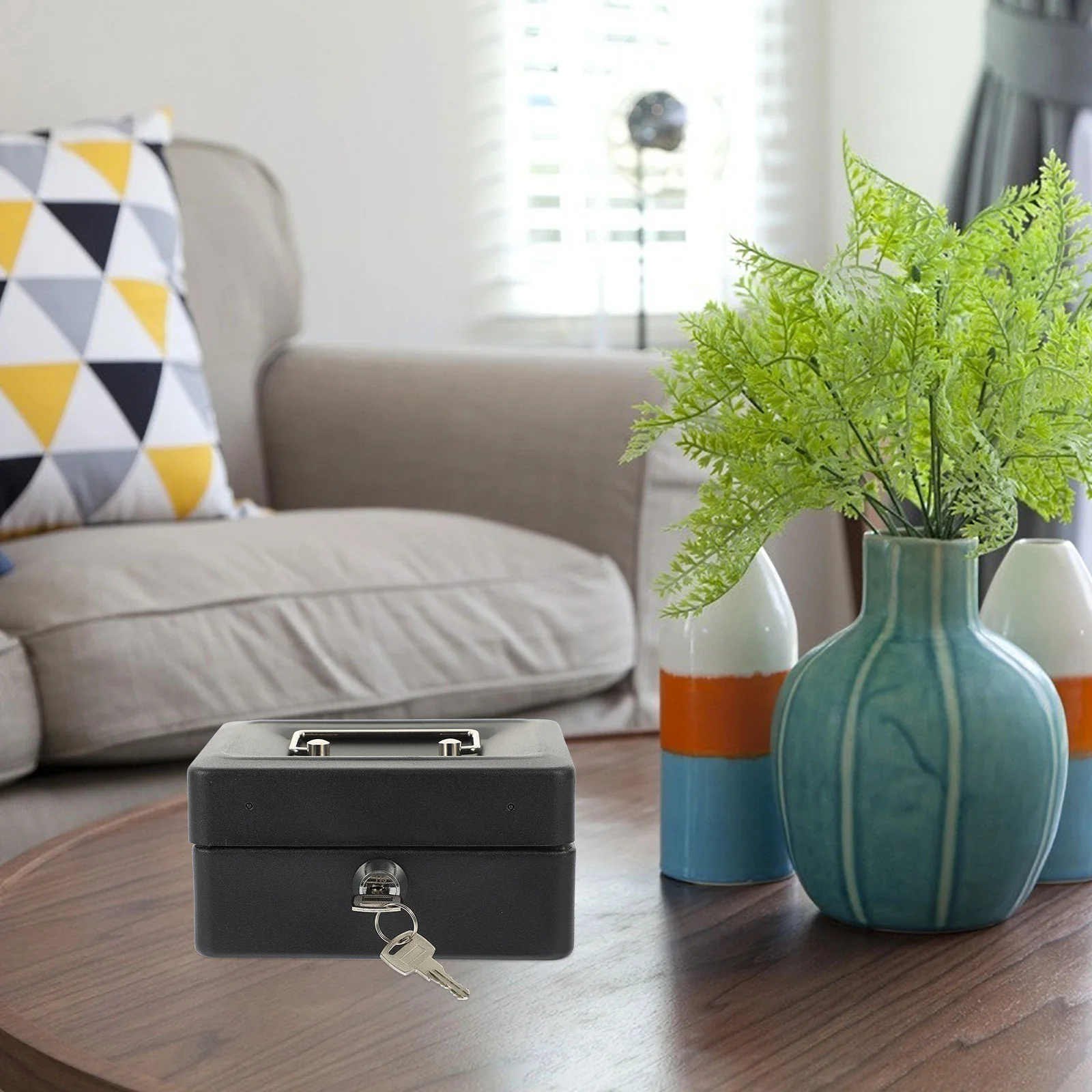 Рисунок 2 - Ящик для хранения с замком