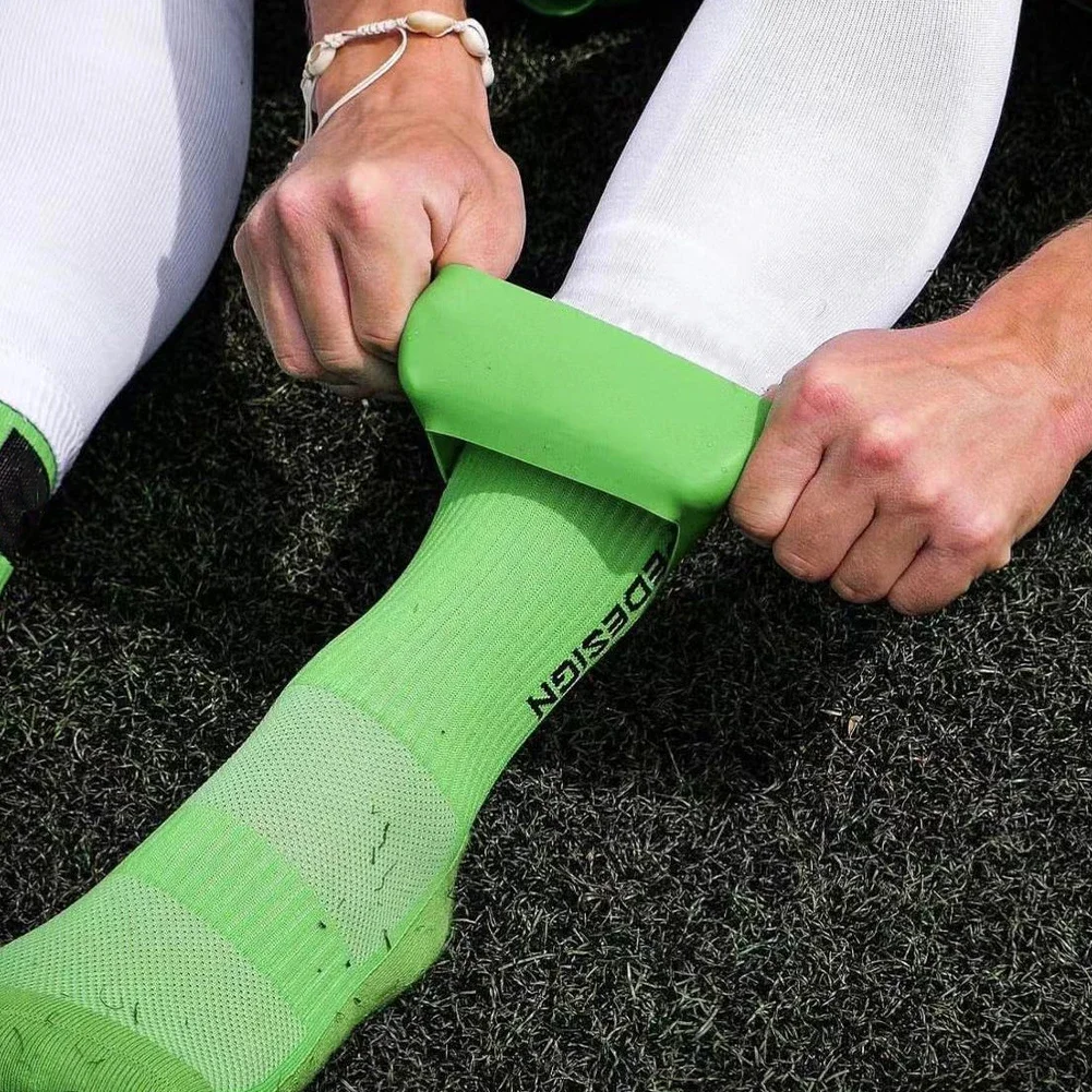 2Pcs Soccer Shin Guard Straps Silicones Shin Pad Holder Practical Shin Pad Banding For Football Running Cycling Sports