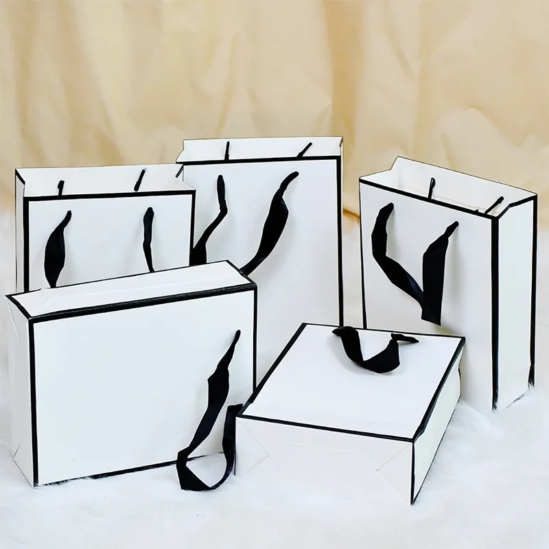 

5pcs/set Wedding Candy Box Simple Jewelry Storage Bag Portable Black White Tote Bag Party Favor Gift Packaging Candy Holder Box