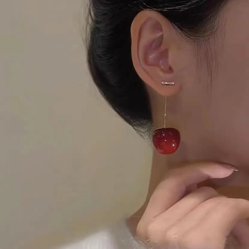 Rote Imiatiom Kirsche baumelnde Ohrringe für Frauen, trendige süße Acryl-Tropfenohrringe, süßer Obstschmuck, Hochzeits-Party-Zubehör – Detail 1