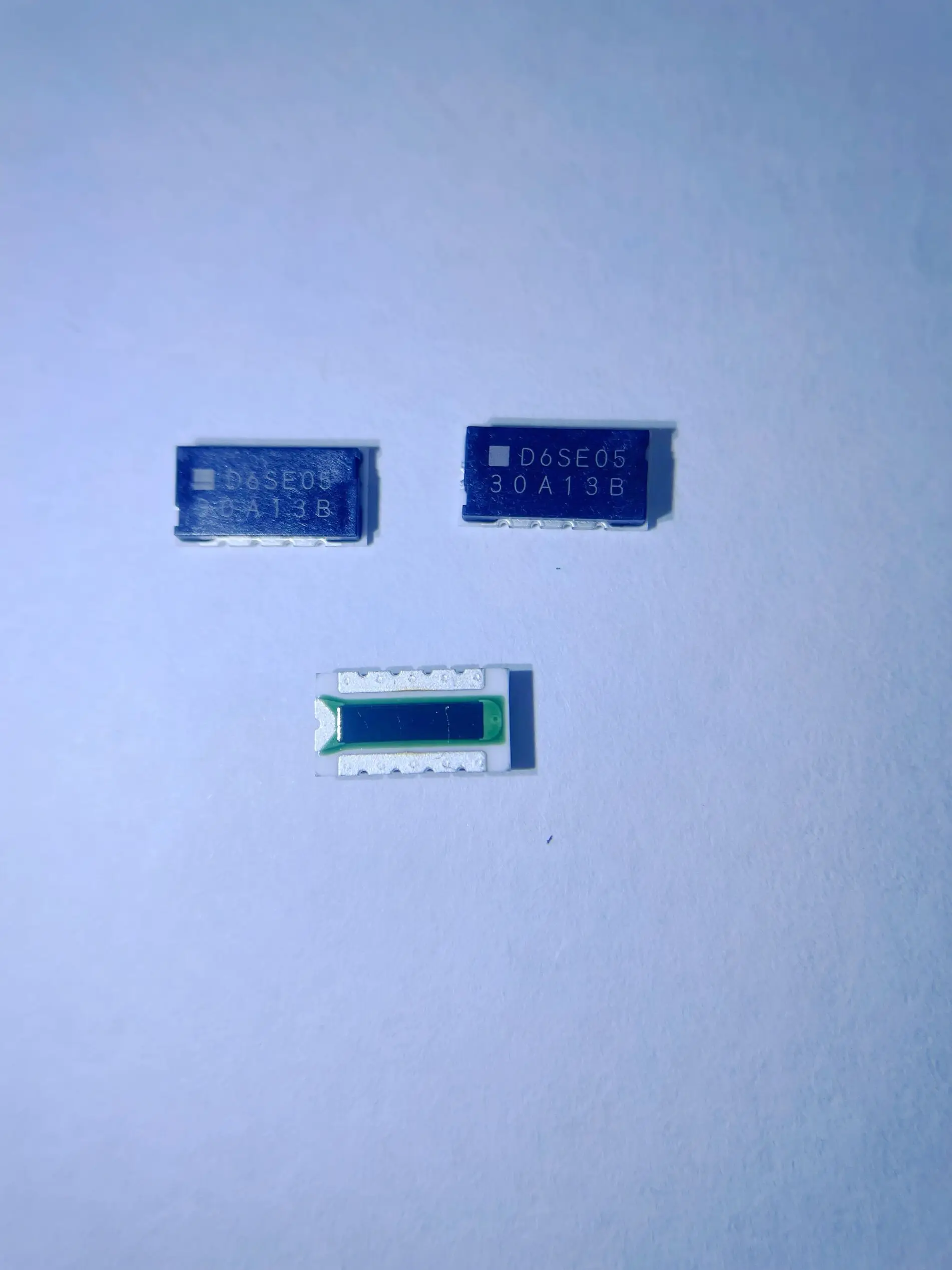 

D6SE05-30 30A 80V D6SE05 трехконечный предохранитель литиевой батареи