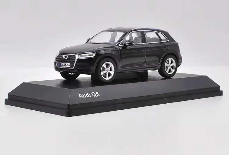 Diecast 1/43 Scale Audi Q5 SUV Off-road Vehicle Simulation Metal