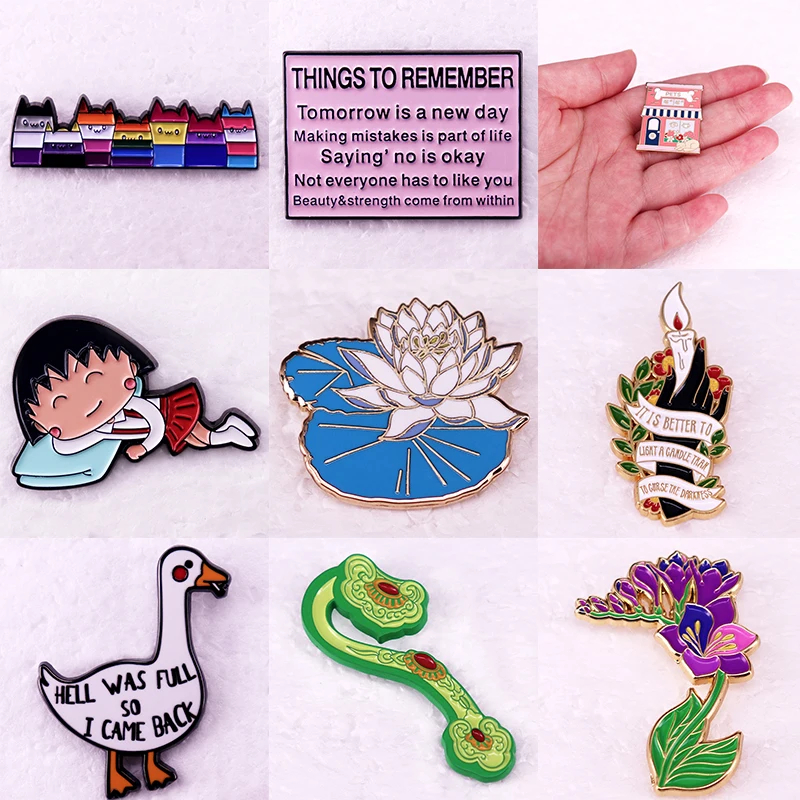 

Брошь с эмалью в виде белого лотоса