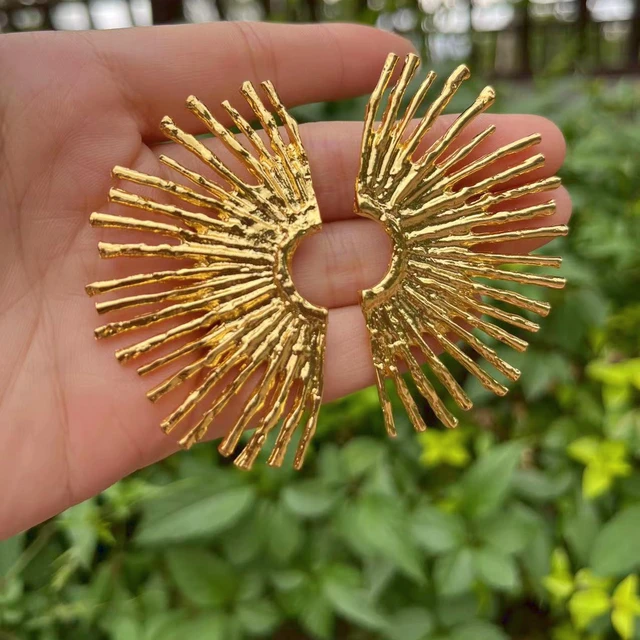 Vintage Gold Color Earrings Woman Fan-shaped Stud Earrings 1