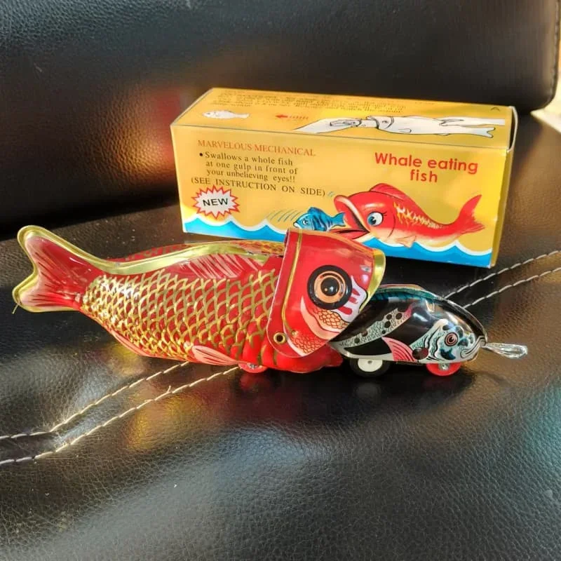 [Funny] Adult Collection Retro Wind up toy Metal Tin whale eating fish Big fish eat little Clockwork toy figure vintage