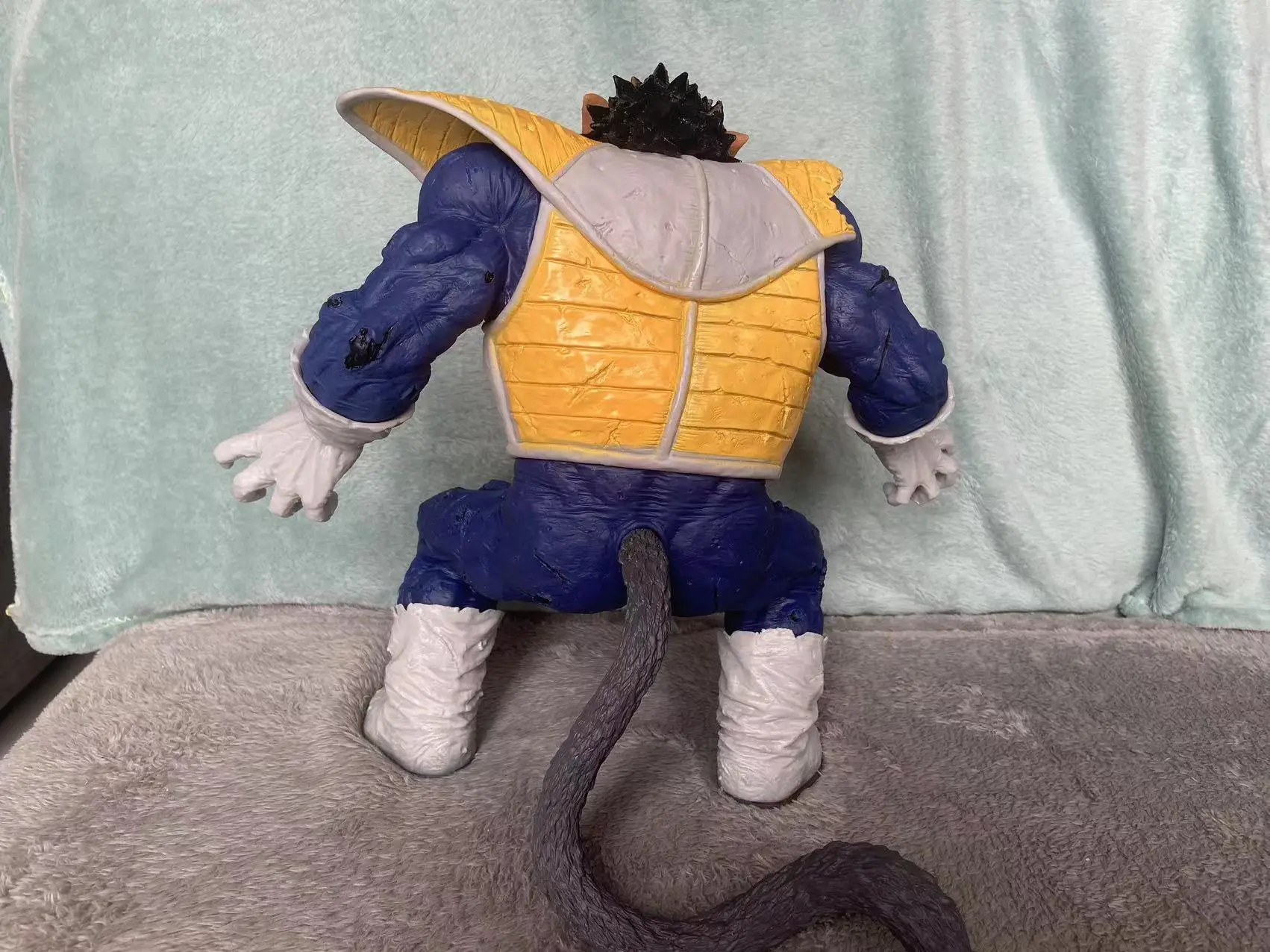 مجسم تنين ذهبي متحول سطح المكتب