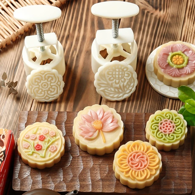 1 Set 3D Cartoon Animals Mooncake Mold Hand Pressure Fondant Moon Cake  Mould DIY