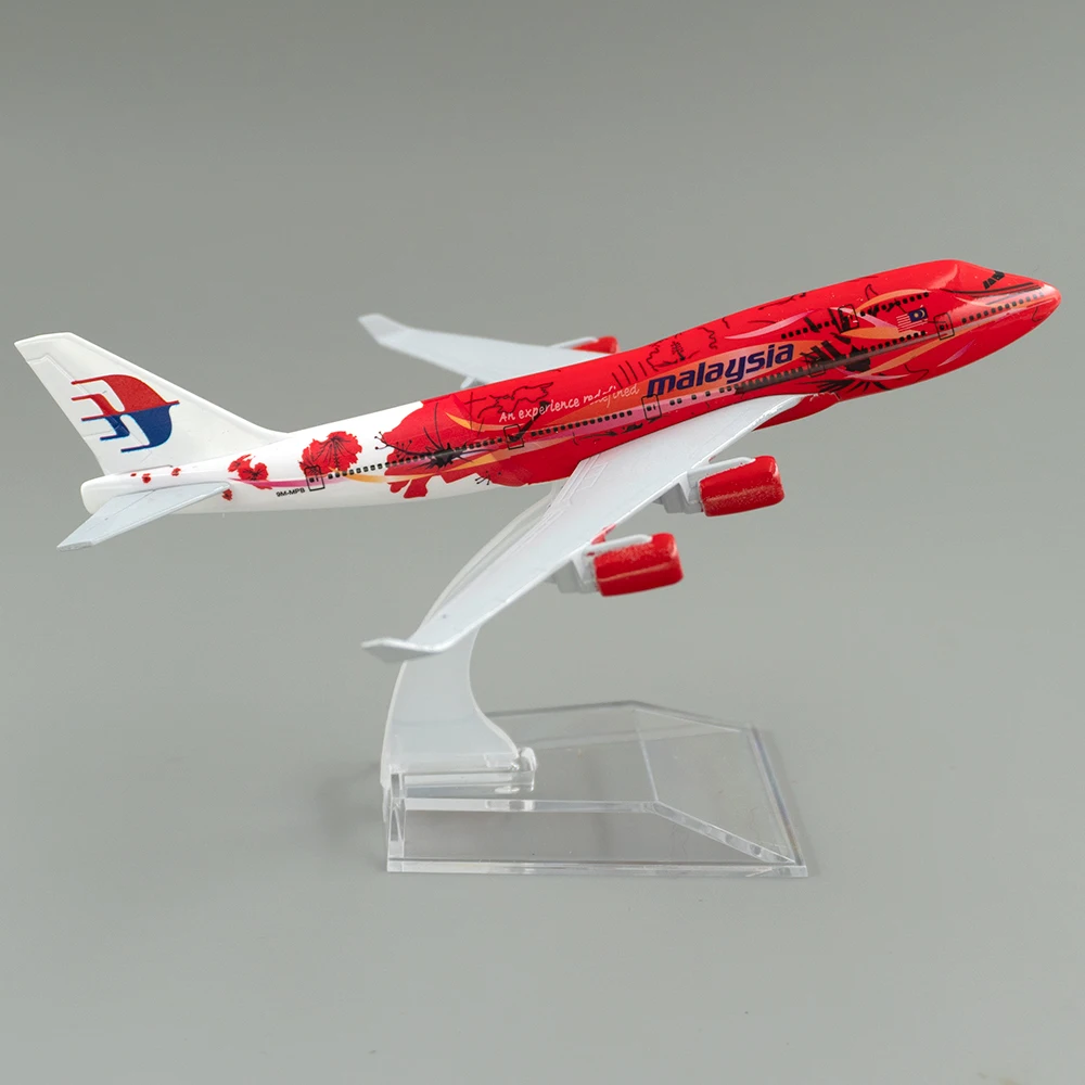 1/400 Aircraft Boeing 747 Malaysia 16Cm Alloy Plane B747 Model Toys Bambini Kids Gift For Collection