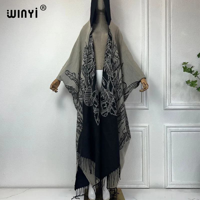

Зимнее пальто WINYI с принтом в виде перьев, наряды, женское высококачественное платье с кисточками, плотный Теплый Женский кафтан, пончо с капюшоном, пальто с шваброй, абайя