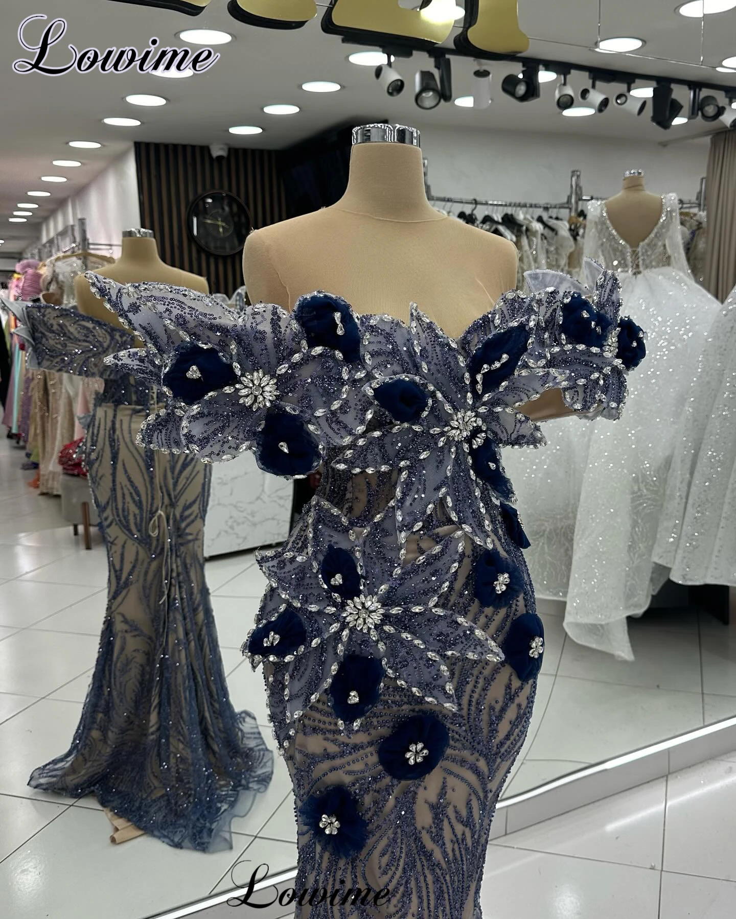 Cocktail Dresses Mermaid Sheer Neck Crystals Celebrity Dresses Evening Party Customized