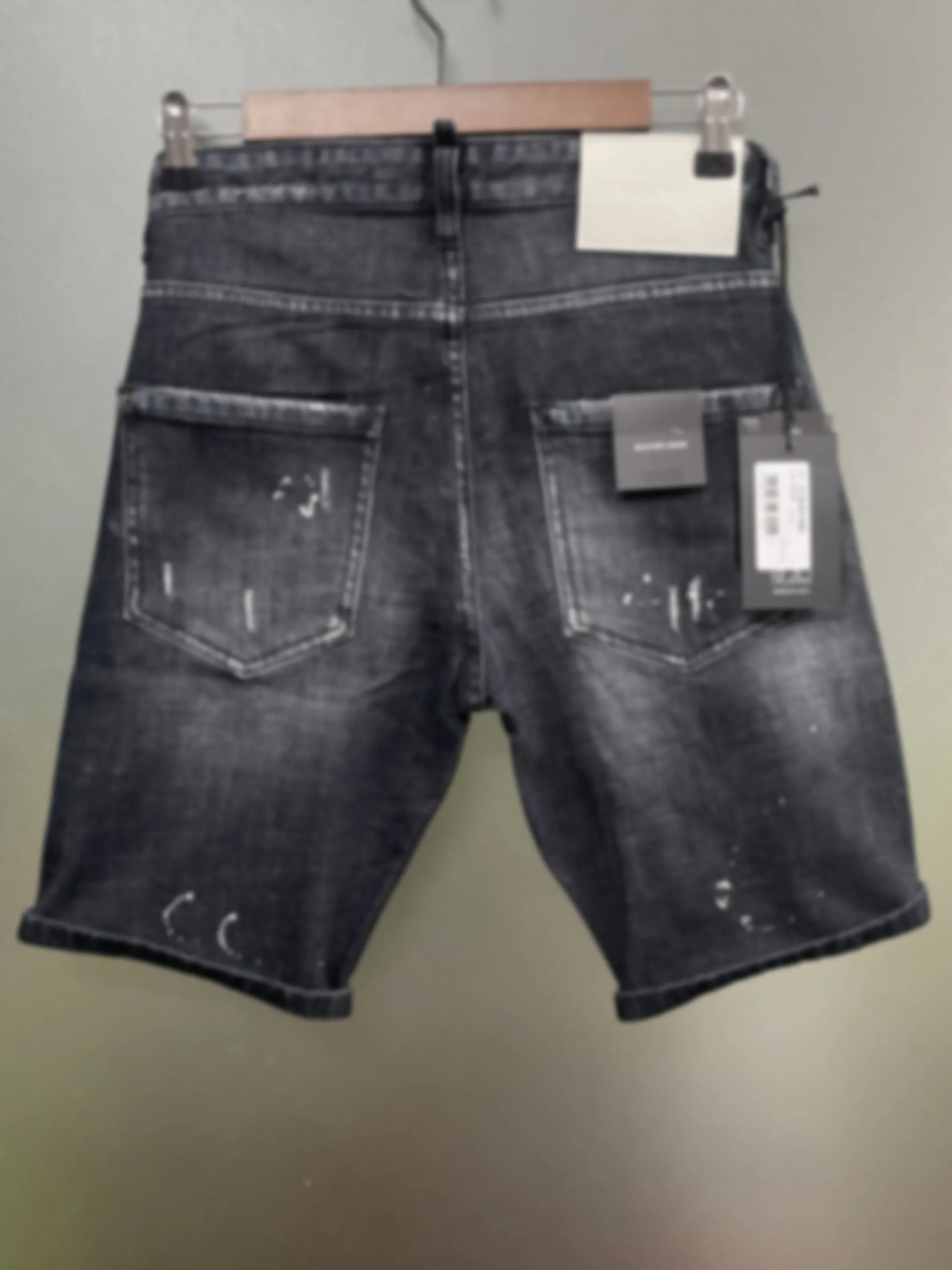 2024 New D2 Jeans Men's Denim Shorts Fashionable Washable Hole Patch Elastic Splicing Zipper Decoration Split Short Men's Shorts