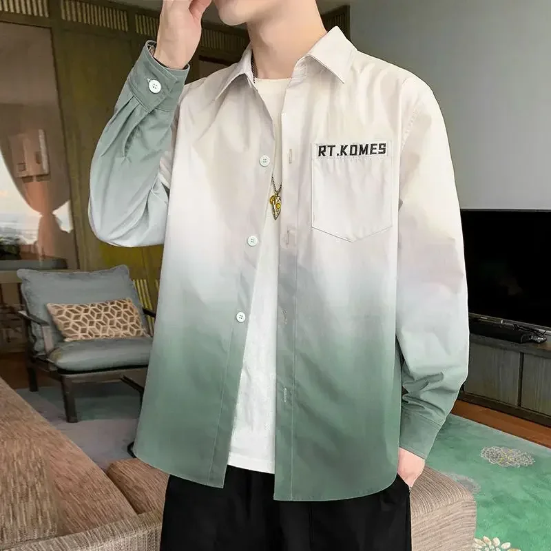 thumbnail image 1 of Camisas masculinas con bolsillo Camisa de hombre de gran tamaño Cuello verde degradado Estilo coreano normal fresco Ropa popular Original Social Xxl, 1 of 4