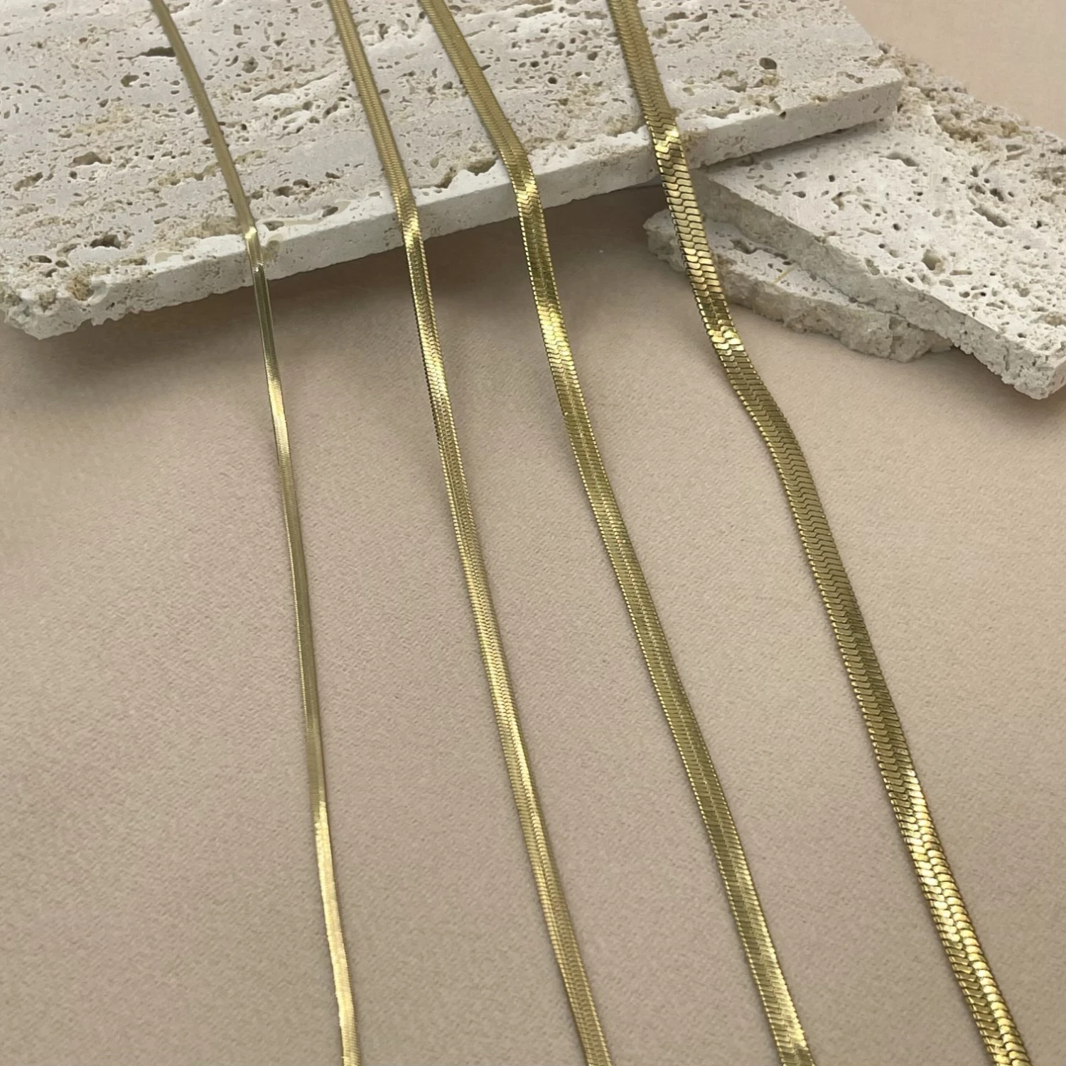 Collana minimalista unisex con catena a serpente in  acciaio inossidabile - Image 5