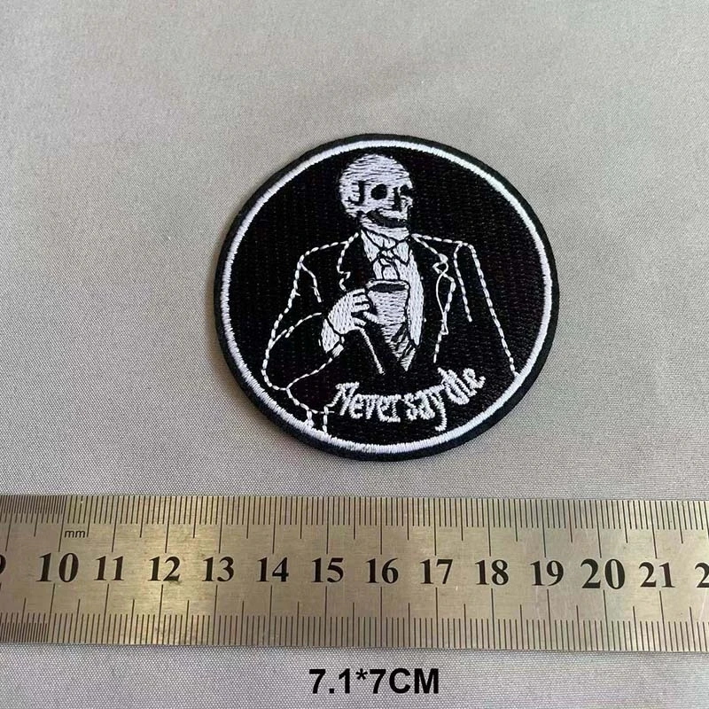 10 Stück/schwarze Stoff applikation runde Abzeichen Kleider aufkleber, Wolf, Pinguin, Bergs tickerei Eisen auf Patches für Kleidung, Rucksack – Detail 11