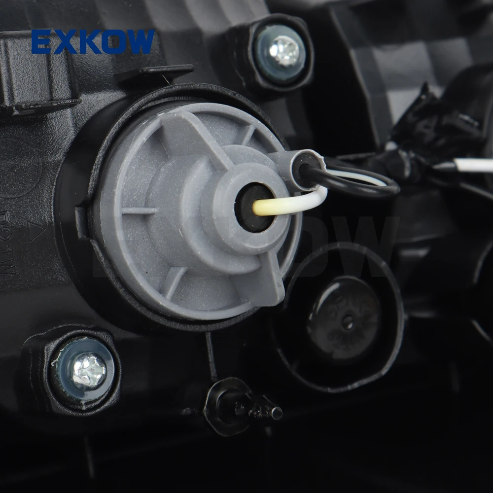 FEU ARRIÈRE DROIT Pour Nissan NP300 Navara Pick-Up D23 2.3 DCI EUR 153