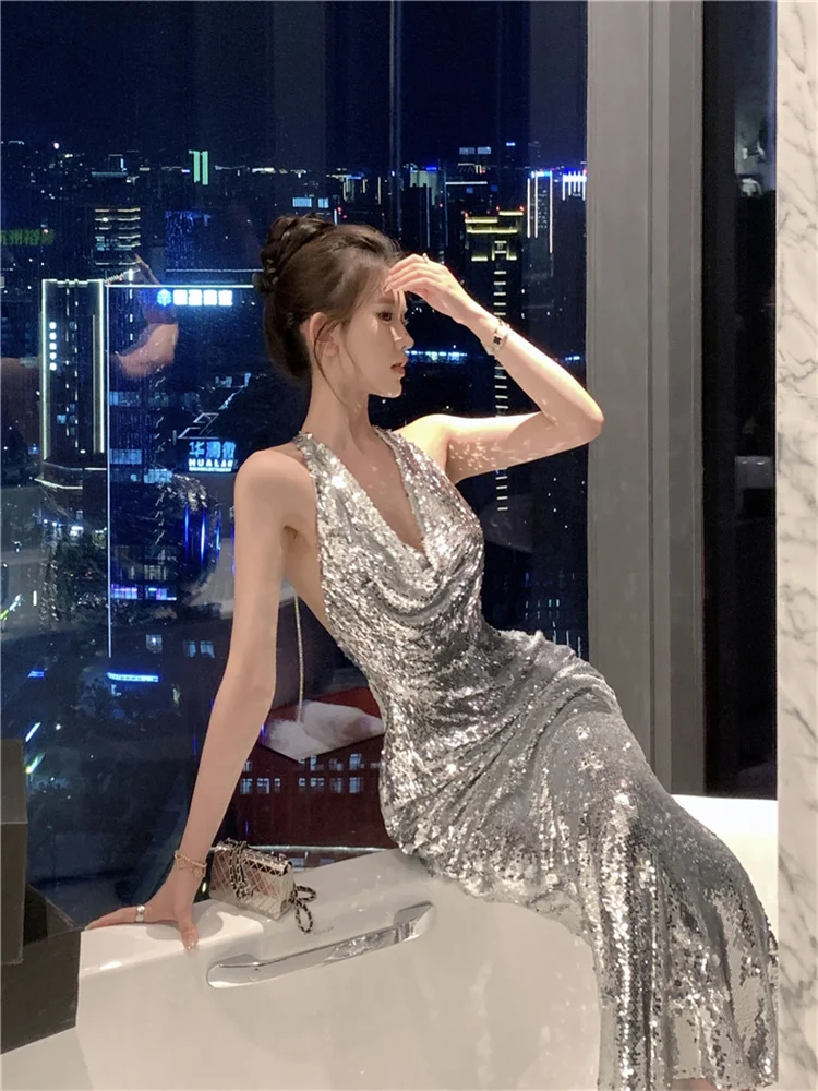 

Elegant Silver Party Dress Celebrity Sexy Sparkling Sequined Halter Wrapped Hip Long Evening Dress Women's Backless Sheath Wear