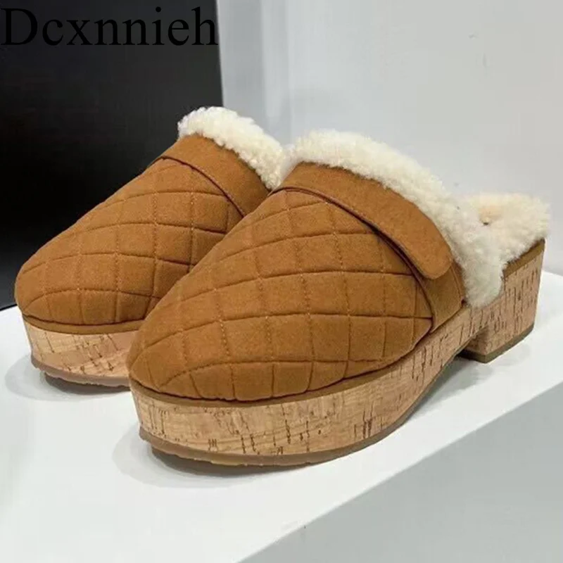 

New Wool Lining Solid Color Wedge Heels Mules Women Outwear Lamb Wool Warm Lazy Slippers Winter Closed Toe Rhombic Fur Slippers