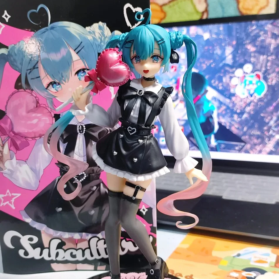 Hatsune Miku Kawaii Anime Figurine - 18cm Collectible Action Figure Gift
