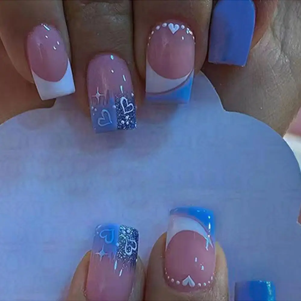 Uñas Postizas Francesas con Corazón
