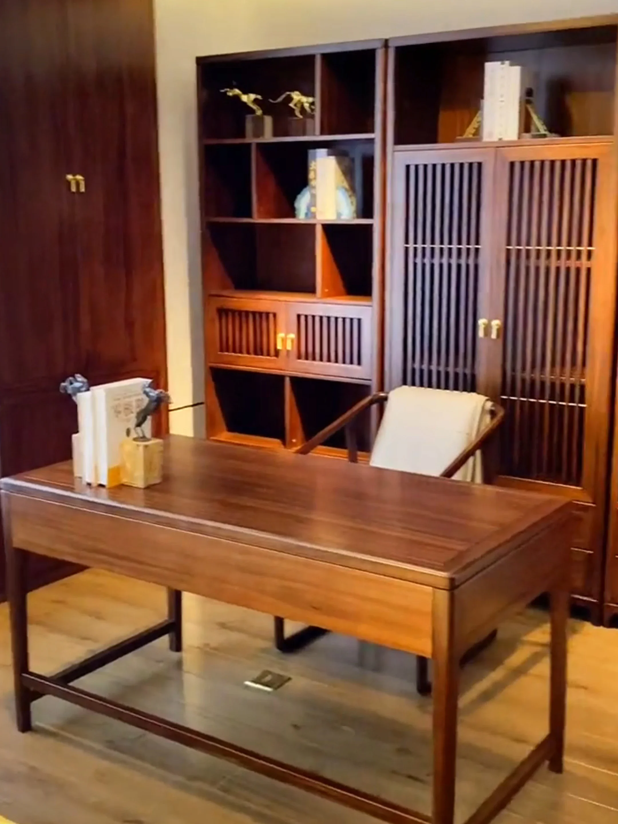 New Chinese Zen Ugyen Wood Solid Wood Desk Chair Combination Modern Light Luxury Study Desk