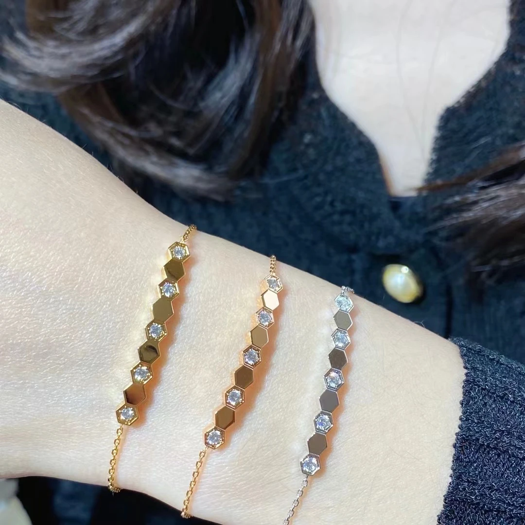   ̾Ƹ  , Ŭ м 귣, ȸ Ÿ ־,  