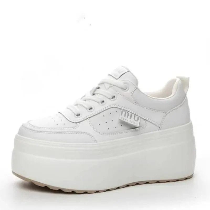 

Кроссовки женские из натуральной кожи, на платформе 8 см