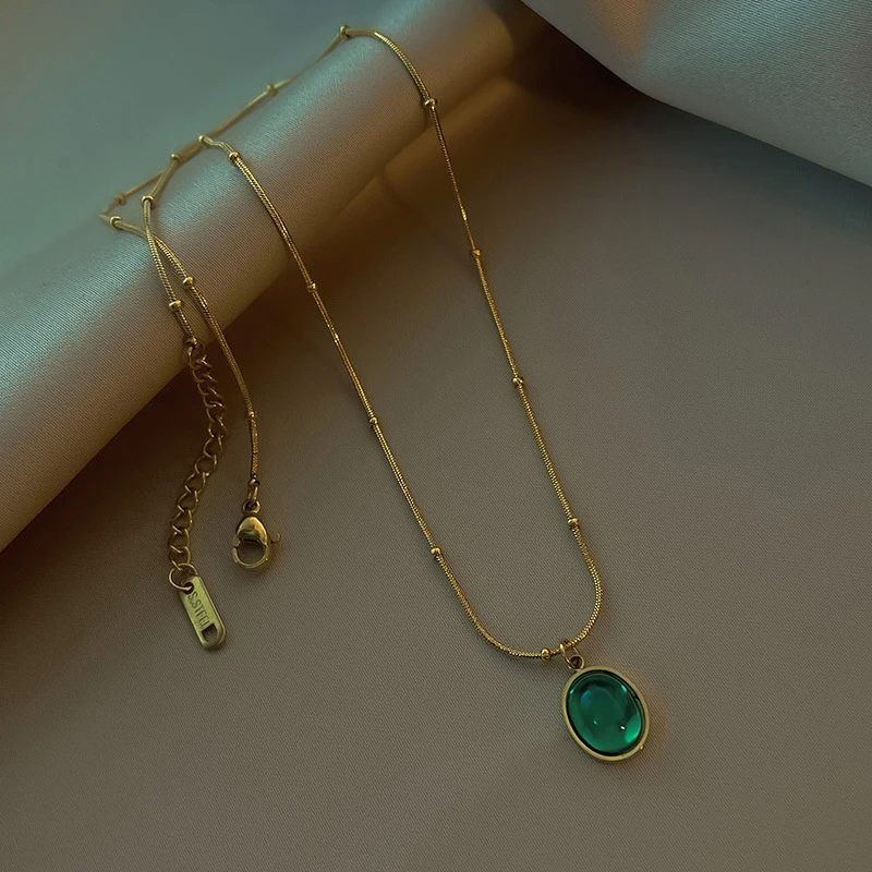 

2022 New Women's Elegant Vintage Green Zircon Crystal Pendant No Fade Stainless Steel Short Necklaces For Women Gifts Wholesale