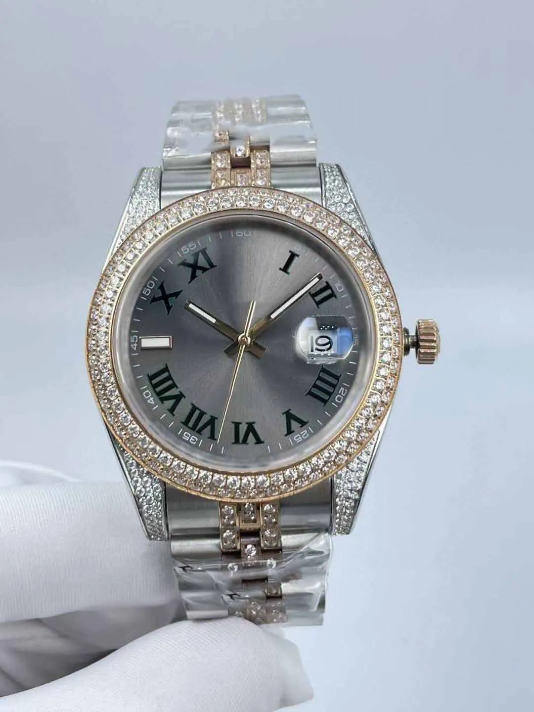 

"Luxury Diamond Watch Strap - 41mm, Roman Numerals, Mechanical Movement, Waterproof Folding Buckle"