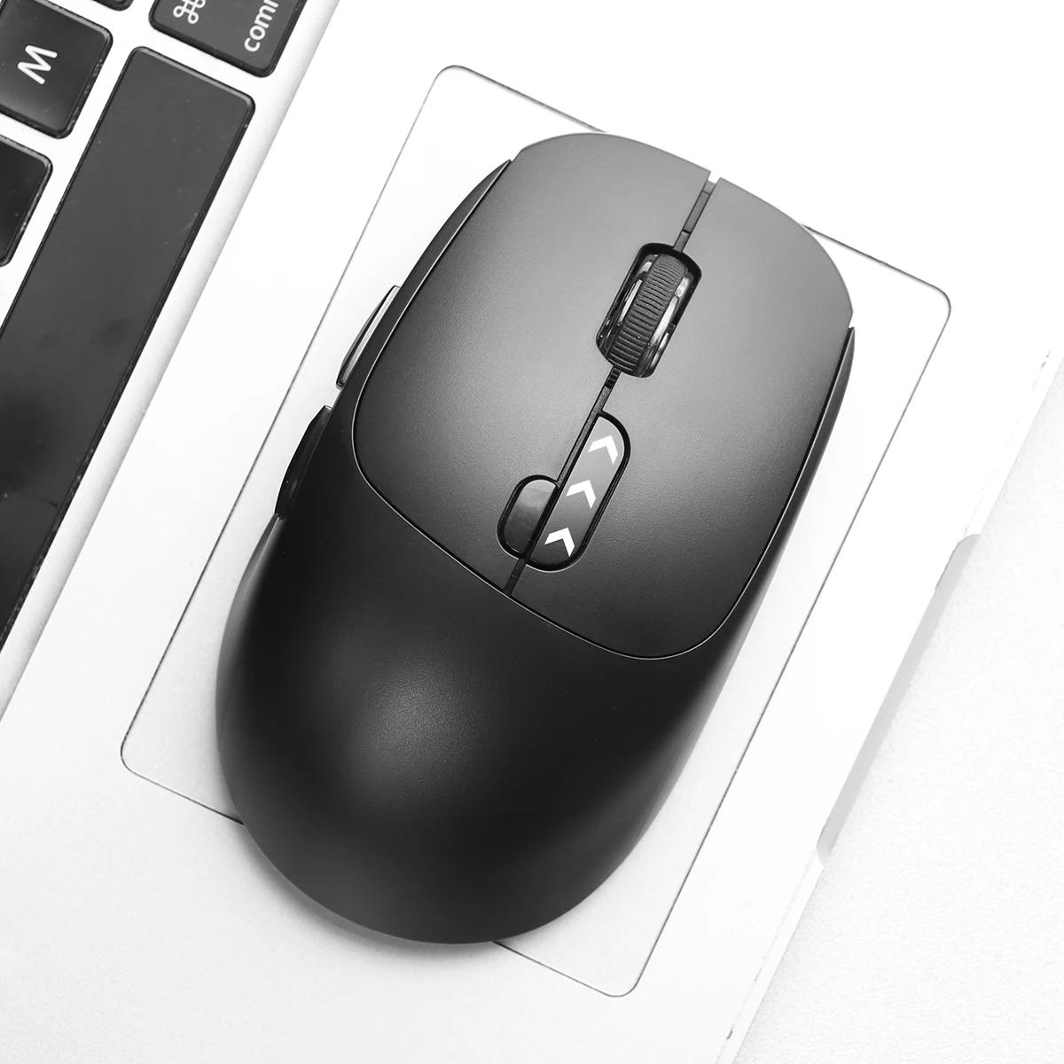Ergonomic Wireless Rechargeable Mouse with Power Level Display and USB-A Plug & Play
