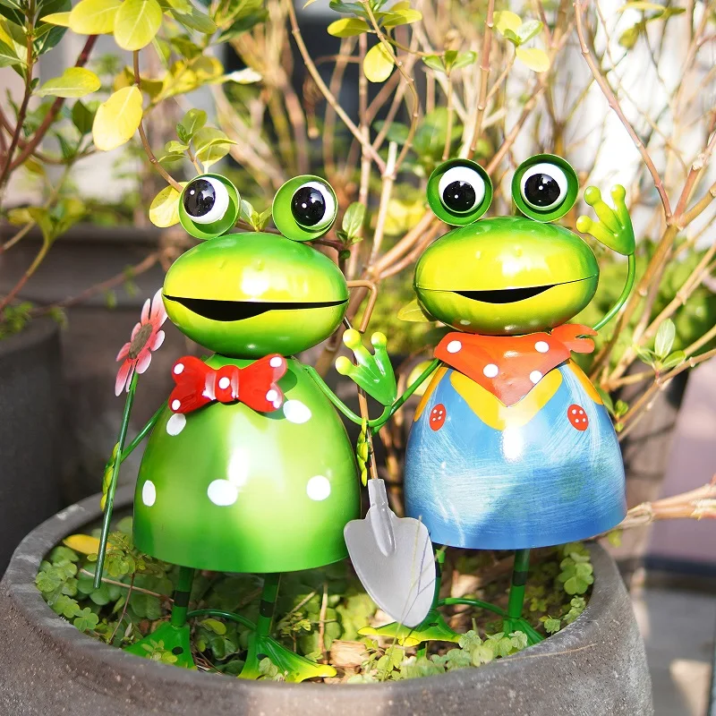 Garden Statue Garden Decoration Animal Ornaments Garden Frog Statue Outdoor Decor Cute Metal Frog Yard Art Sculpture 3D Spring Figurine for Lawn Patio