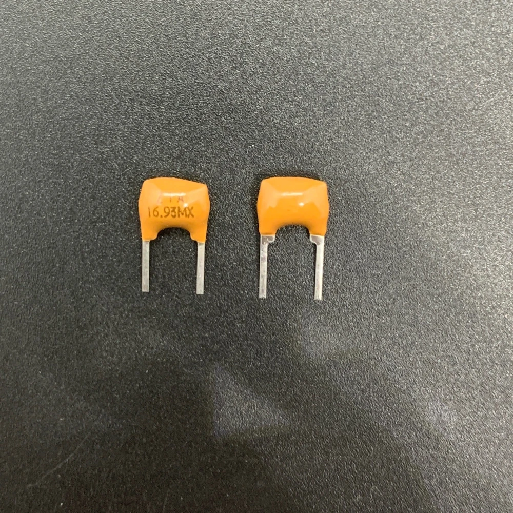 50PCS/ original Jiakang ceramic crystal oscillator ZTA16.93MX 16.93MHZ 16.93M straight-in two-legged ceramic oscillator
