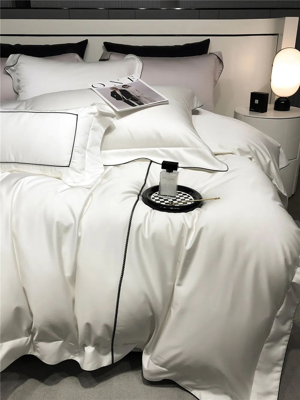 

Light Luxury High-Grade Spring and Summer Tencel Cotton Four-Piece Ice Silk Silk Satin Simple Pure Color Duvet Cover Bedding