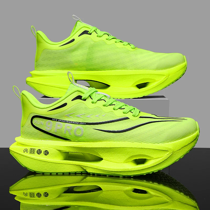 Men's High-Quality Lightweight Running Shoes with Full Palm Cushion and Carbon Plate