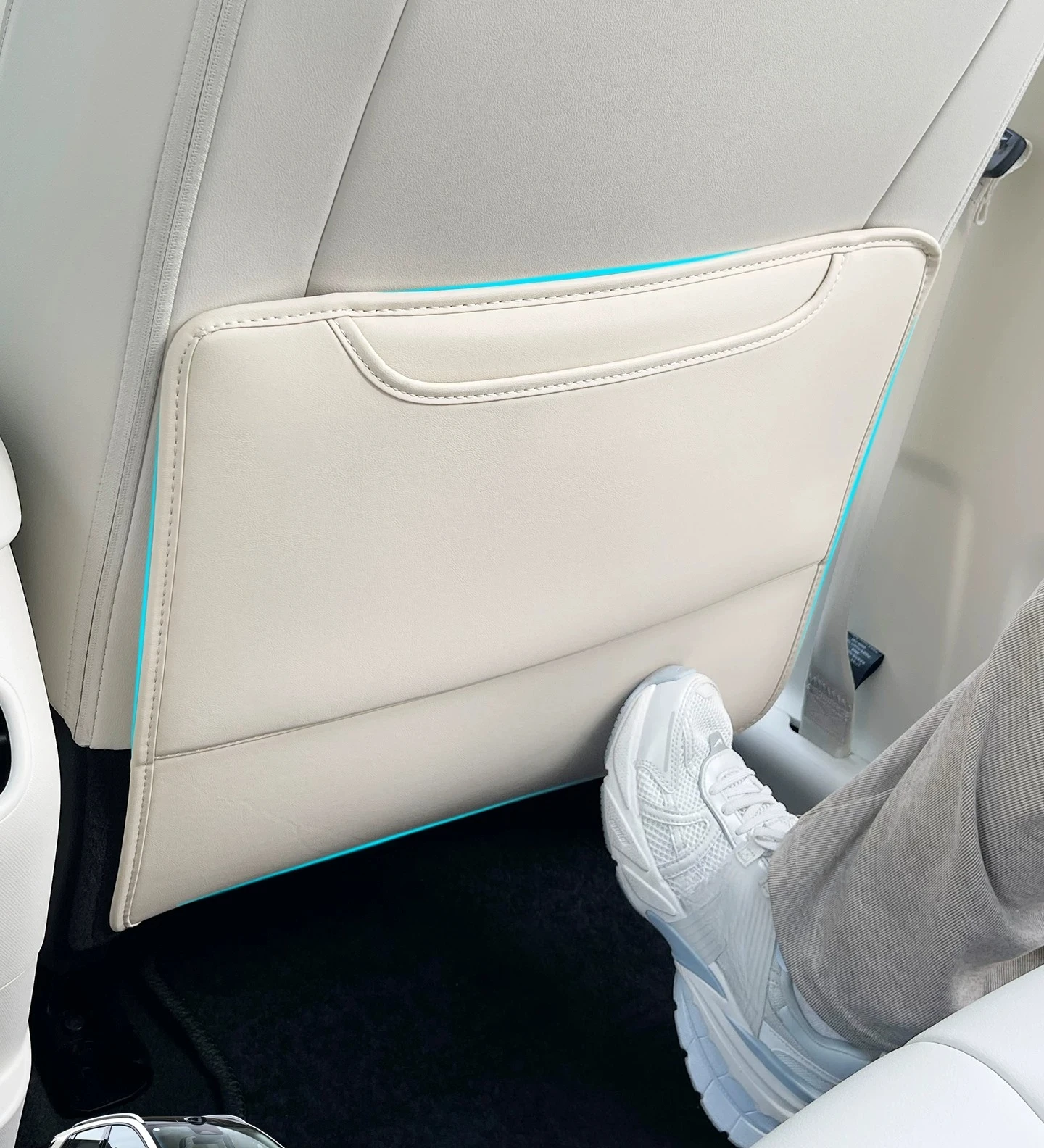 ORA 5 2026 뒷좌석 안티 킥 패드 보호 방진 방수 시트 백 패드 자동차 가죽 화이트 인테리어 액세서리