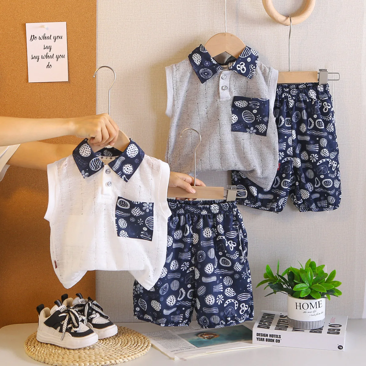  남자아이 옷  남아 2피스 네이비 프린트 민소매 폴로 탑과 반바지 세트 캐주얼 여름 의상 데일리 파티 휴가룩