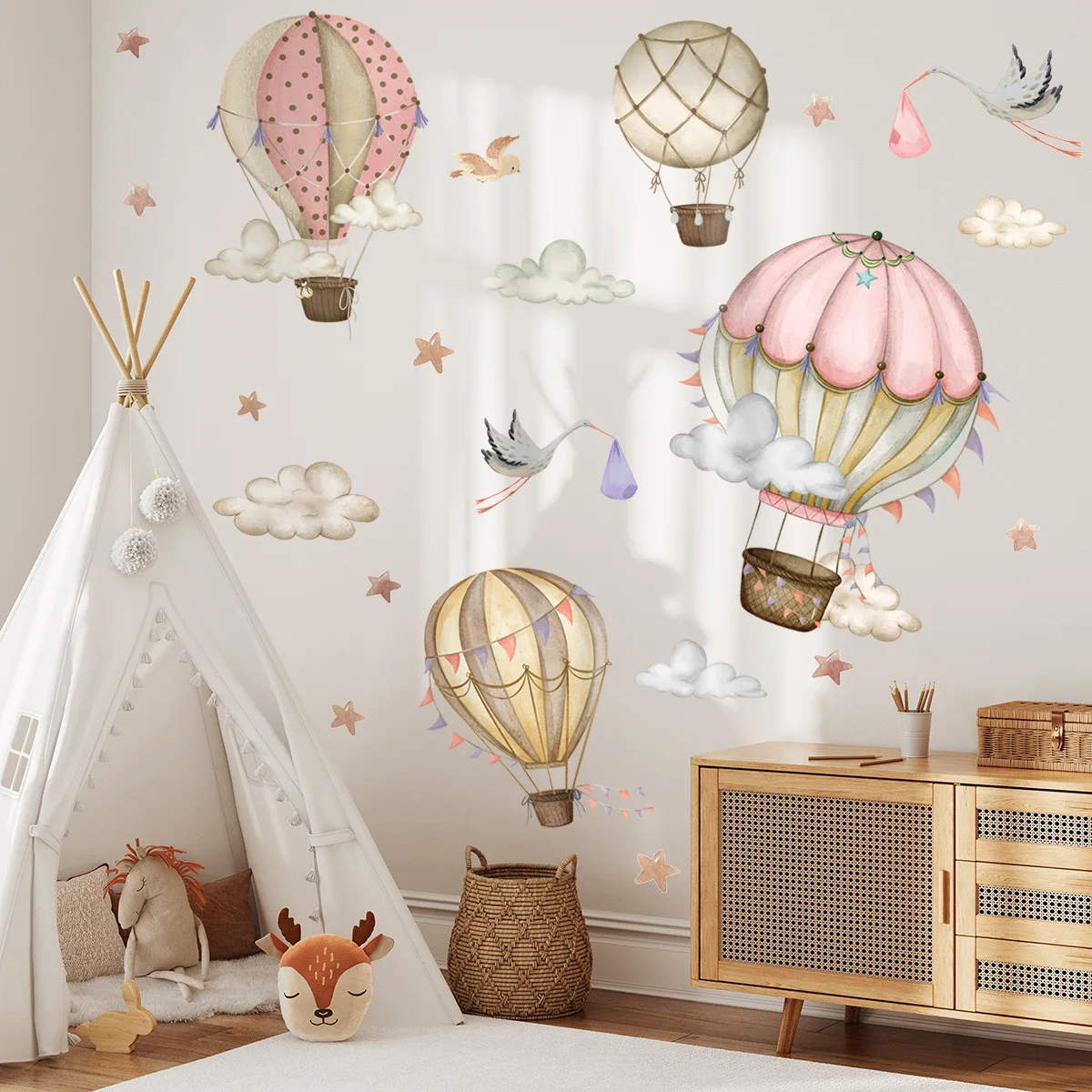 

Cartoon hand-painted hot air balloon clouds stars living room children's room background decoration wall stickers self-adhesive