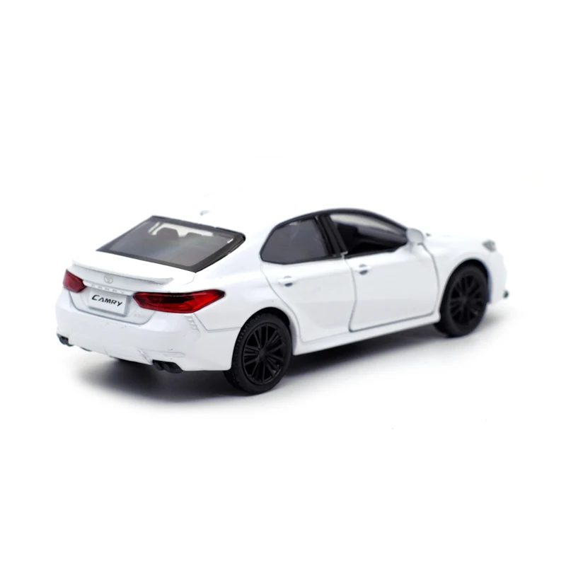 RMZ CITY 1:36 Toyota Camry XSE 패밀리 카 합금 다이캐스트 자동차 모델 장난감 어린이를위한 뒤로 당겨 선물 장난감 컬렉션
