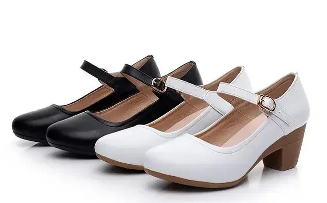 

2023 Leather slippers for women in the summer of wear tendon soft beach shoes PD-220