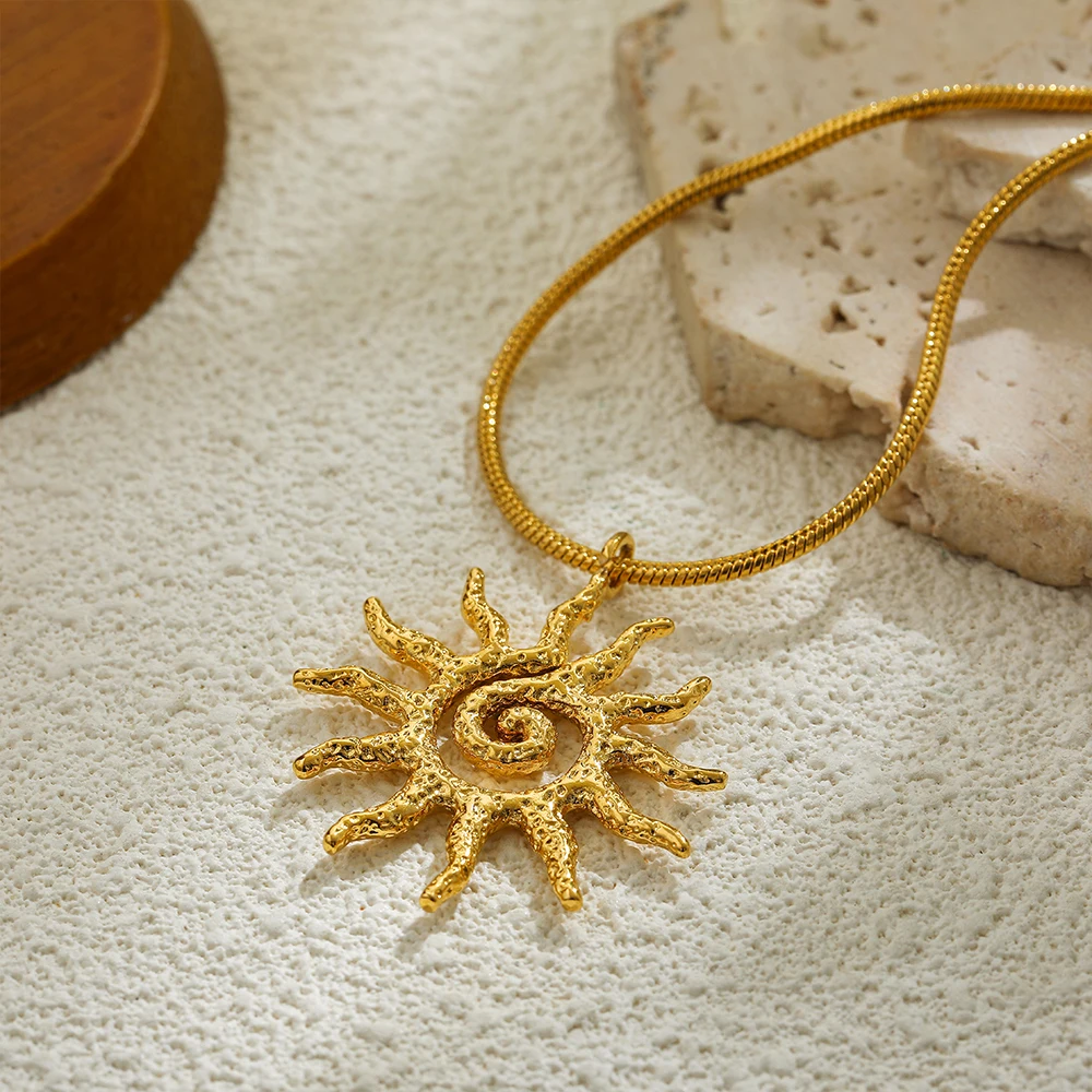 Unique Trendy 18K Gold Plated Hammer Patterned Spiral Sun Pendant Necklace Choker Stainless Steel Waterproof Women Jewelry Gift