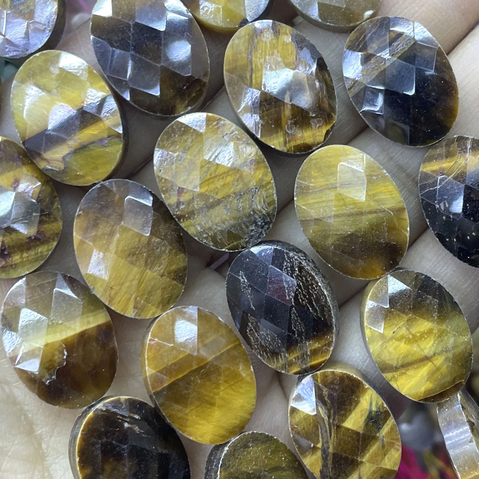 13 x 18 mm facettierte Naturstein-Abstandsperlen in ovaler Form aus Quarz-Aventurin zum Selbermachen für die Schmuckherstellung von Armbändern und Halsketten – Detail 13
