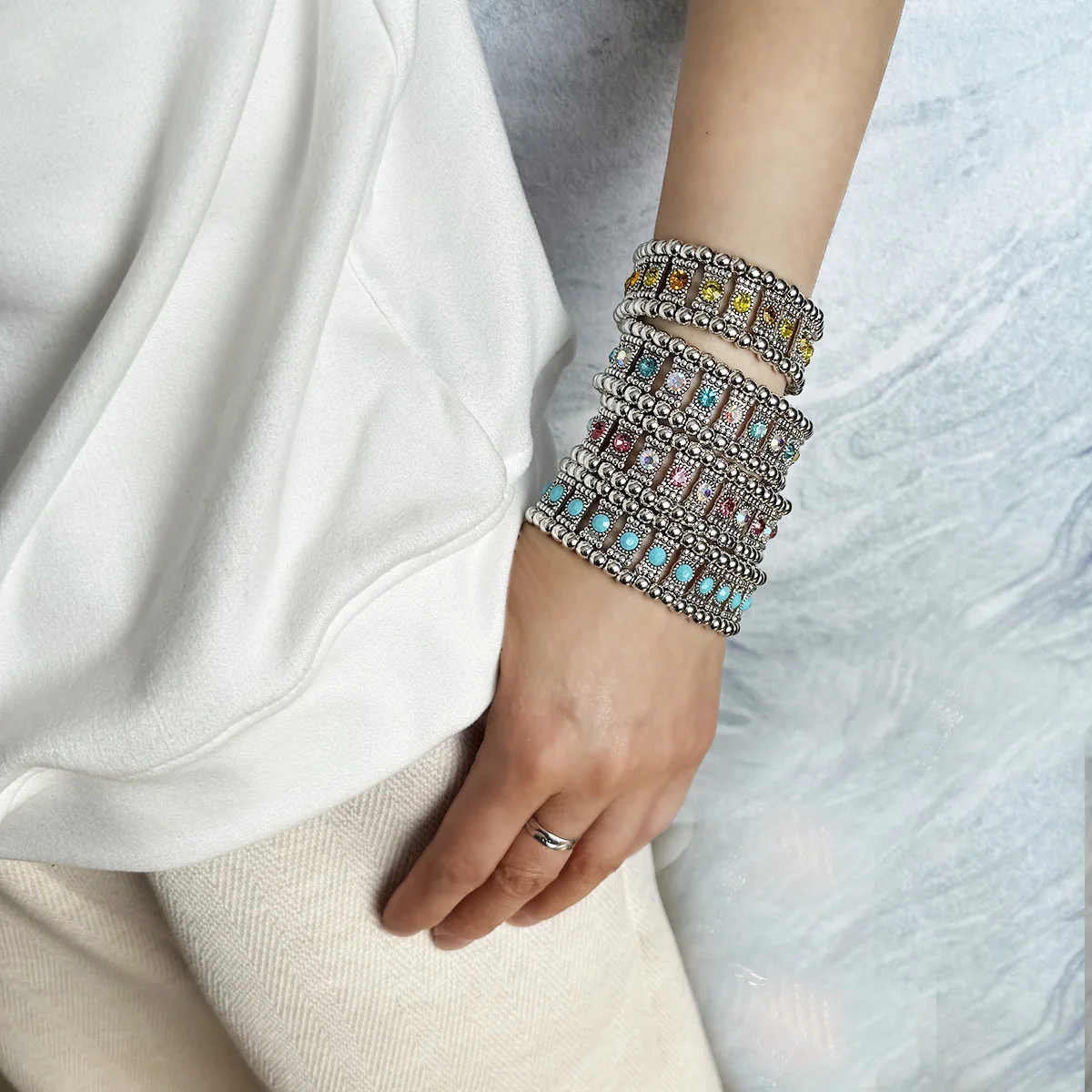 Interlocking Female Summer Mild Luxury Retro Bracelets