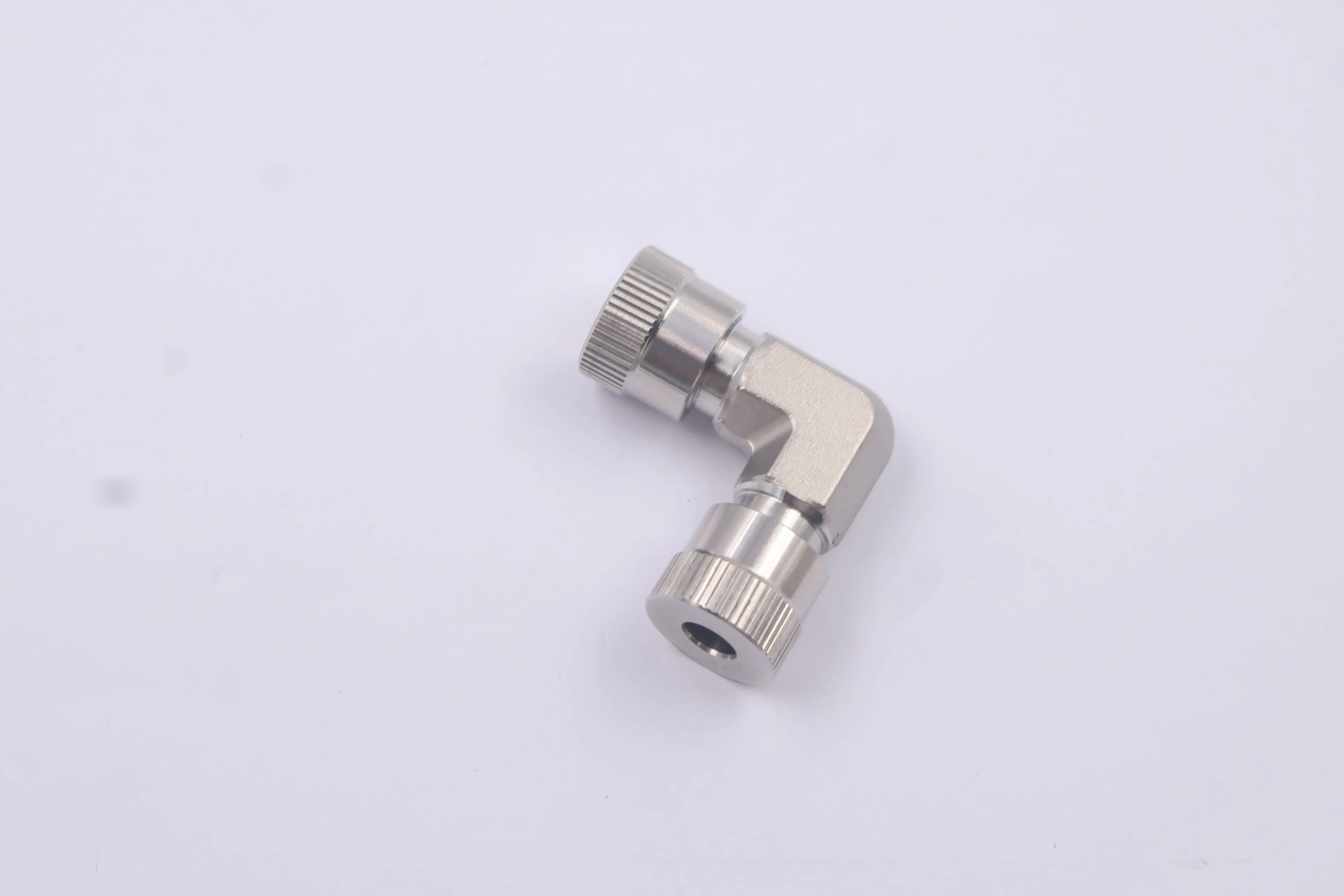 SS-4-UT-9, Stainless Steel Ultra-Torr Vacuum Fitting, Union Elbow, 1/4 in. Tube OD, Can Combination with Swagelok