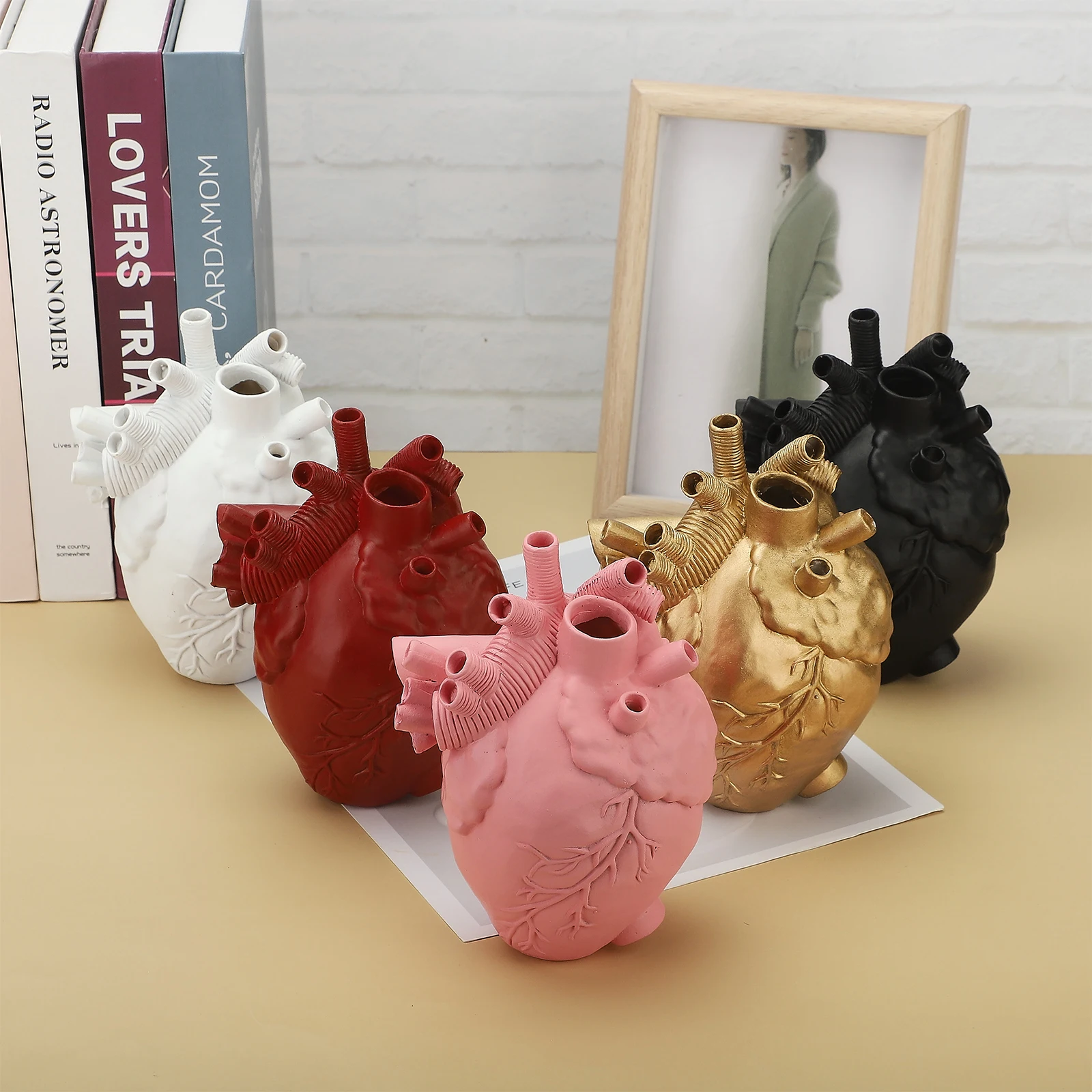 Anatomy Heart Shape Vase For Flower Sculpture Vase Heart Shape Resin