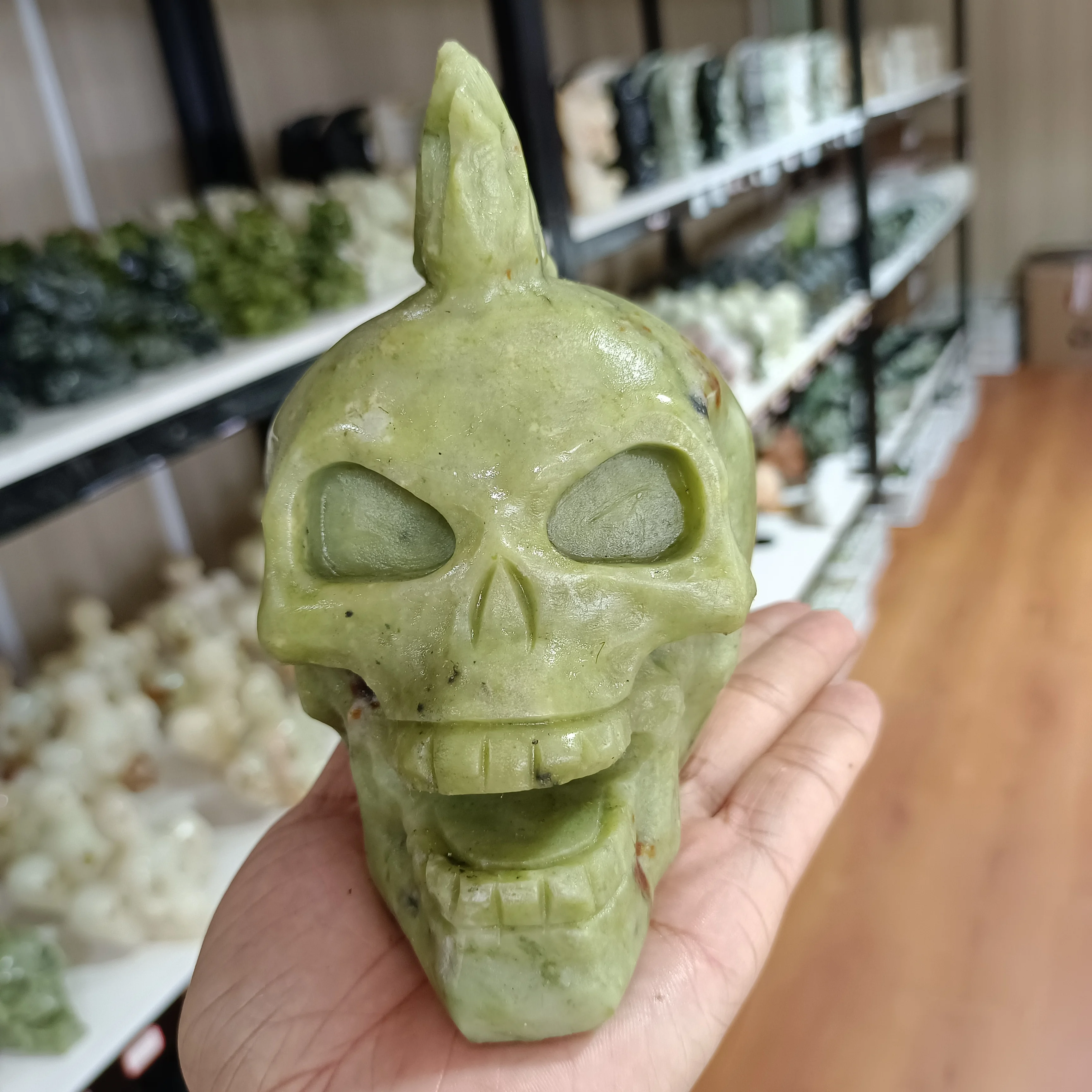 

Natural Xiuyan Jade Sculpture Skull Quartz Crystal Mineral Specimen, Energy Healing Gem, Home Office Degaussing Decoration